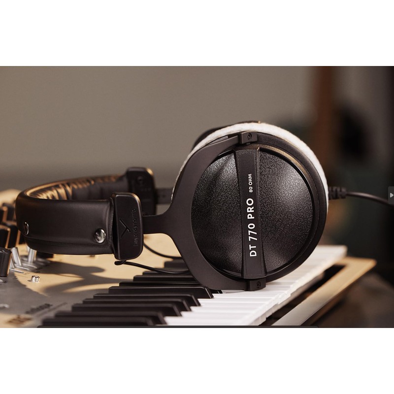 Beyerdynamic DT 770 PRO (80 Ω) Sealed Monitor Headphones