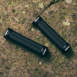 Funn Combat Mountain Bike Handlebar Grips with Double Lock On Clamp, Easy-to-fit and Durable Grips with 22 mm Inner Diameter, Diamond Shape Patterned Bicycle Grips for MTB/BMX (Black)