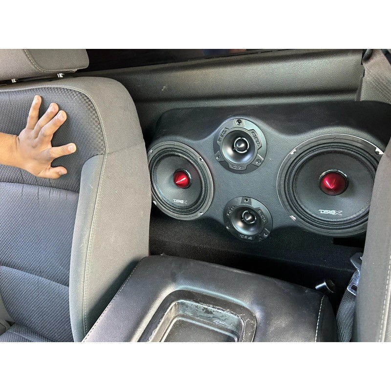 Jose Car Audio titty panel 2-6.5 and 2 Superior Tweeters
