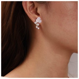 Aneneiceera Vintage Flower Pearl Stud Earrings Gold Pearl Flower Earring Floral Pearl Earring Acrylic Petal Earrings Jewelry for Women