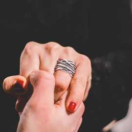 Aprilery Two-Tone Statement Rings for Women Intertwined Criss Cross Design Wide Ring Cocktail Jewelry Ring Fashion Gift (Silver, 8)