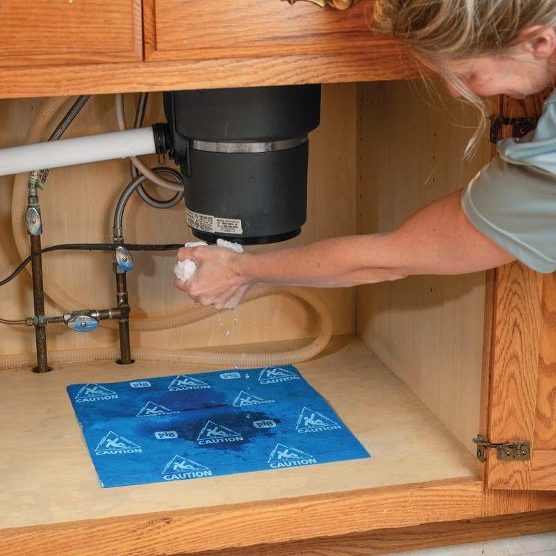 PIG Super Water Absorbent Pad | High-Visibility | Absorb &