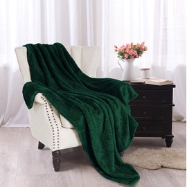 Exclusivo Mezcla Extra Large Flannel Fleece Throw Blanket, 127x178 CM Sofa Throws, Soft Jacquard Weave Waffle Pattern Throws for Sofa, Forest Green Blanket