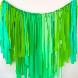 PartyWoo Crepe Paper Streamers 10 Rolls 820ft, Pack of Light Green Party Streamers, Crepe Paper for Birthday Party Decorations, Wedding Decorations, Baby Shower Decorations (1.8 in x 82 Ft/Roll)