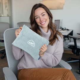 BEDELITE Travel Blanket with Bag, Ultra-Soft Jacquard Fleece Blanket with Luggage Sleeve & Backpack Clip, Airplane Blanket Travel Essentials, Blue