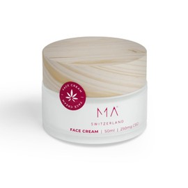 Luxuriöse und pflegende Gesichtscreme von MA Switzerland, intensive Feuchtigkeit und weiche Haut mit natürlichen Inhaltsstoffen