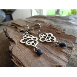 ◦•●◉ஐ KELTISCHER KNOTEN & JAPANISCHE MATTE GLASTROPFEN IN DUNKELBLAU AN FORMSCHÖNEN HAKEN ஐ◉●•◦ wunderschöne romantische Ohrringe mit formschönen Ohrhaken