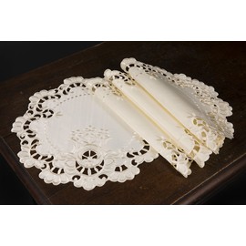 Xia Home Fashions XD17106 Scalloped Lace Embroidered Cutwork Round Placemats,15-Inch Round, Set of 4, Beige
