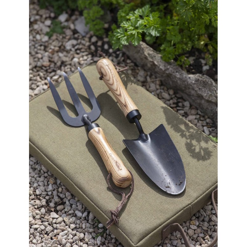 Horton Fork and Trowel Set by Garden Trading | Crafted