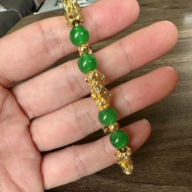 SHIMERITI Fashion 18K Gold Plated Alloy Feng Shui Pi Xiu Faux Agate Glass Bead Bracelet(Green)
