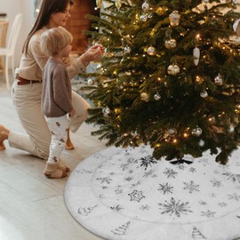 Artmag Christmas Tree Skirt, 36 Inch Silver Snowflake Christmas Trees Splicing White Faux Fur Thick Plush Xmas Tree Skirt for Holiday Christmas New Year Decorations (White/Silver)