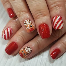 Christmas Press on Nails Short Christmas Fake Nails Cute Reindeer Acrylic Nails with Red Stripe Design Christmas Glue on Nails Winter Stick on Nails Full Cover Artificial False Nails for Women 24Pcs