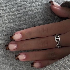 KQueenest Leopard Nails for Sticking French - Soft Gel Press On Nails Short with Cheetah Design, Brown Fake Nails Set, Cute Fingernails for Sticking on for Women, 24 Pieces