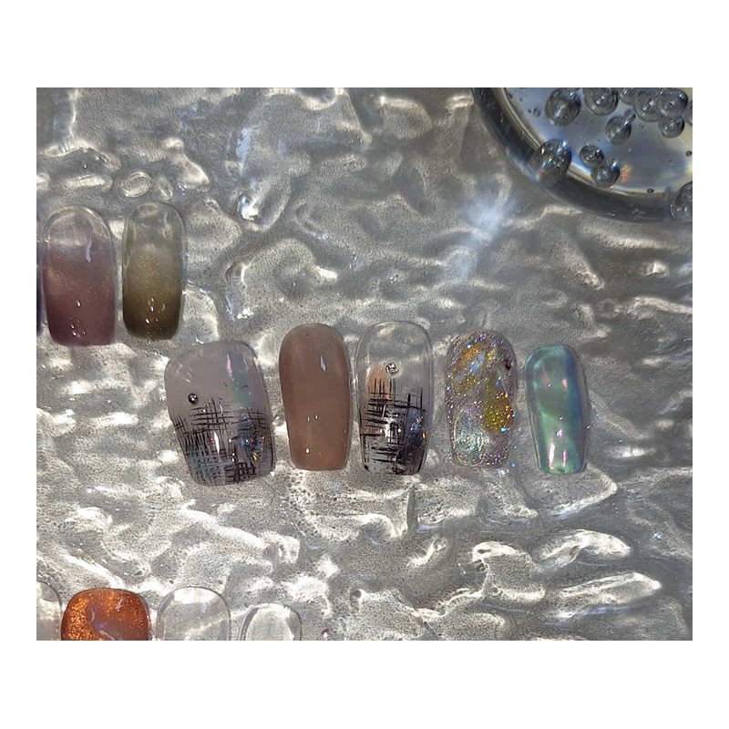 Classy and feminine checked nails - I agree to the