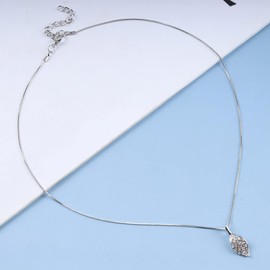 Inilbran Boho Leaf Pendant Necklace Vintage Autumn Leaf Necklace Gold Leaf Chain Necklace Minimalist Leaf Necklace Jewellery for Women and Girls