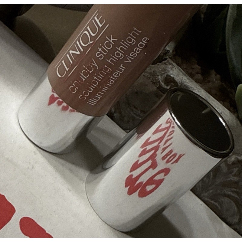 Clinique Chubby Stick Sculpting Highlight 01 Hefty Highlight 0.12 oz