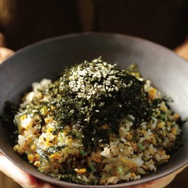 Seaweed & Sesame Crispy Blend (70g / 2.47oz) – Spicy | Savory Snack or Flavorful Garnish for Rice, Salad, Noodles, Sushi, Pasta, Bento & More