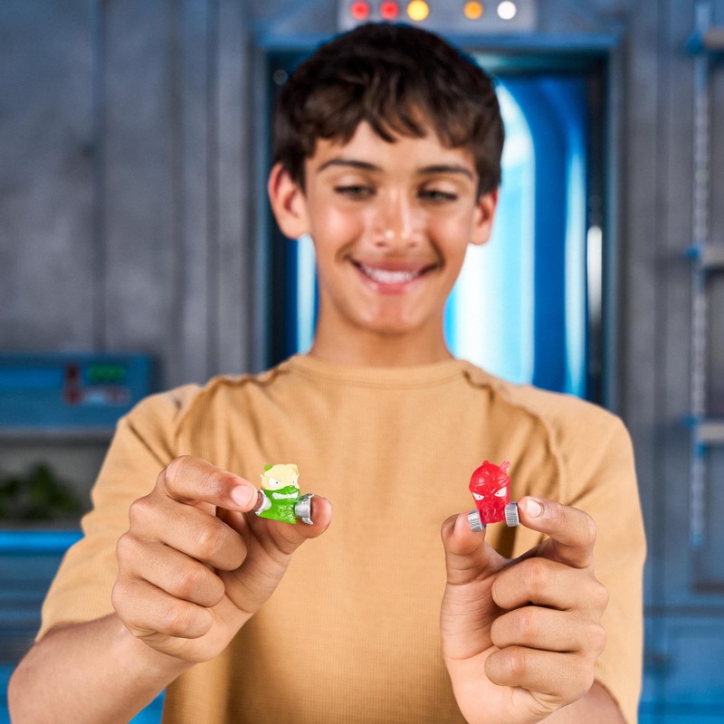 MrBeast Lab Swarms Battle Fusion Series Mega Lab Pack -