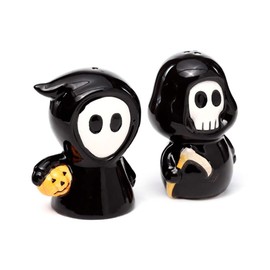 Puckator Ceramic Skull Salt and Pepper Shakers