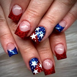 4th of July Press on Nails Short Square Fake Nails with Glitter Star Designs Red Blue French Tip Nails Press ons Independence Day False Nails Nude Acrylic Nails Stick on Nails for Women 24Pcs