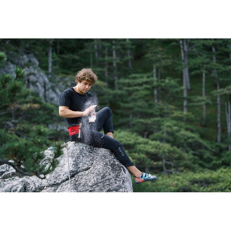Seven Mountains Boulder Set for Extra Secure Grip, Black-Red Chalk