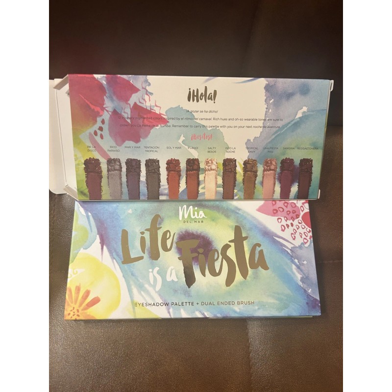 Mia Del Mar Eyeshadow Palette 12 rich hues in wearable