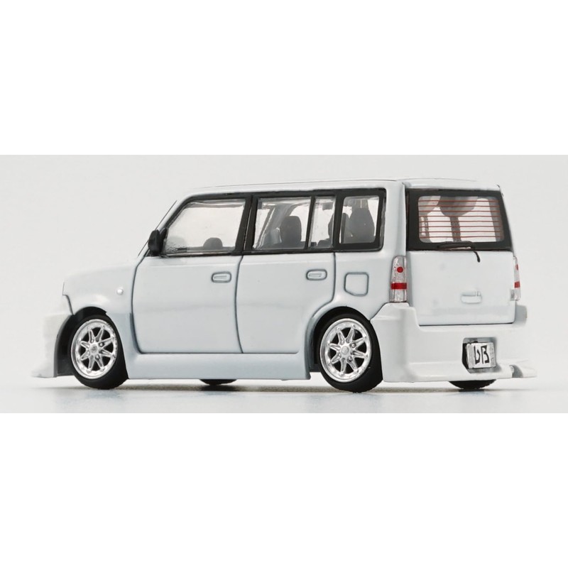 B-M Creations Toyota 2000 bB White LHD 1/64 64B0374