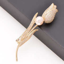 Tulip Flower Shaped Cubic Zirconia Cluster Freshwater Cultured Pear Brooch, Yellow Gold Plating