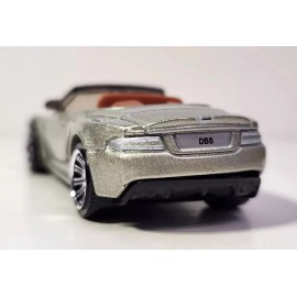 Matchbox NEW MATCHBOX  2011 SILVER METALLIC ASTON MARTIN DBS VOLANTE CONVERTIBLE
