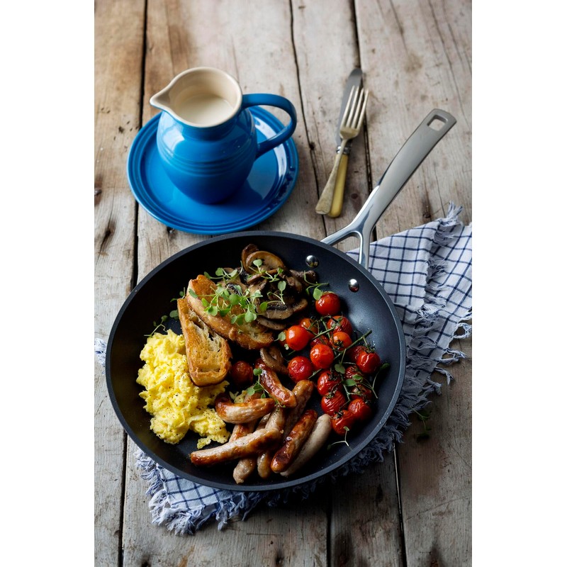 Le Creuset Stoneware Breakfast Jug, 600 ml, 550 g, Azure,