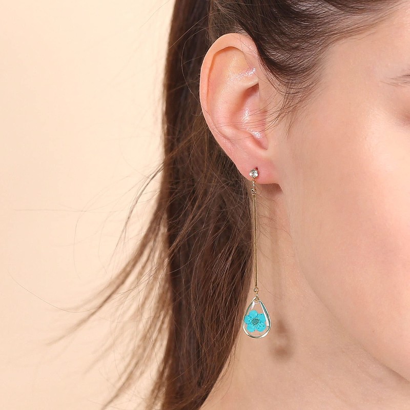 BONALUNA Pressed Flower Yellow Gold Plated Tear Dangle With Cubic