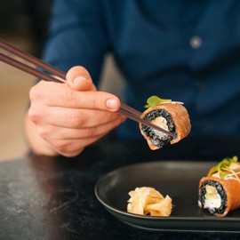 Nikou Natural Wooden Chopsticks, Portable Wooden Chopsticks, Pull-Out Chopstick Box, Deep Wood Colour (Dark Chopstick Box + Pull Chopsticks)