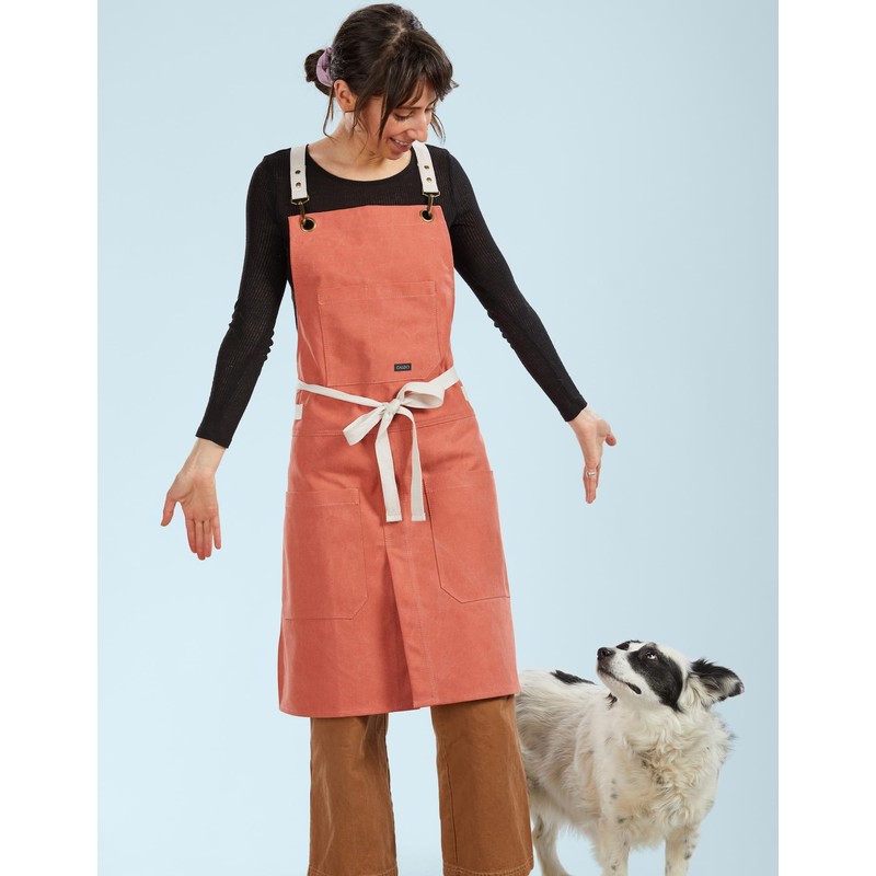 Caldo Split Leg Apron (Terracotta)