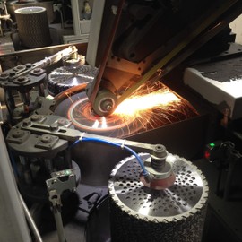 SHUZIYU, Circular Chainsaw Tooth, 9", Brush Cutter Blade, Arbor 1" with 7/8"-20-5/8" Washer, Come with a Small File for Regrinding Tooth.