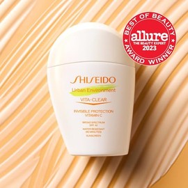 Shiseido Protector Solar Urban Environment Vita-Clear Fps 42 - Fórmula Invisible Con Vitamina C - Efecto Mate, Como Maquillaje Durante 8 Horas - No Comedogénico - 30 Ml