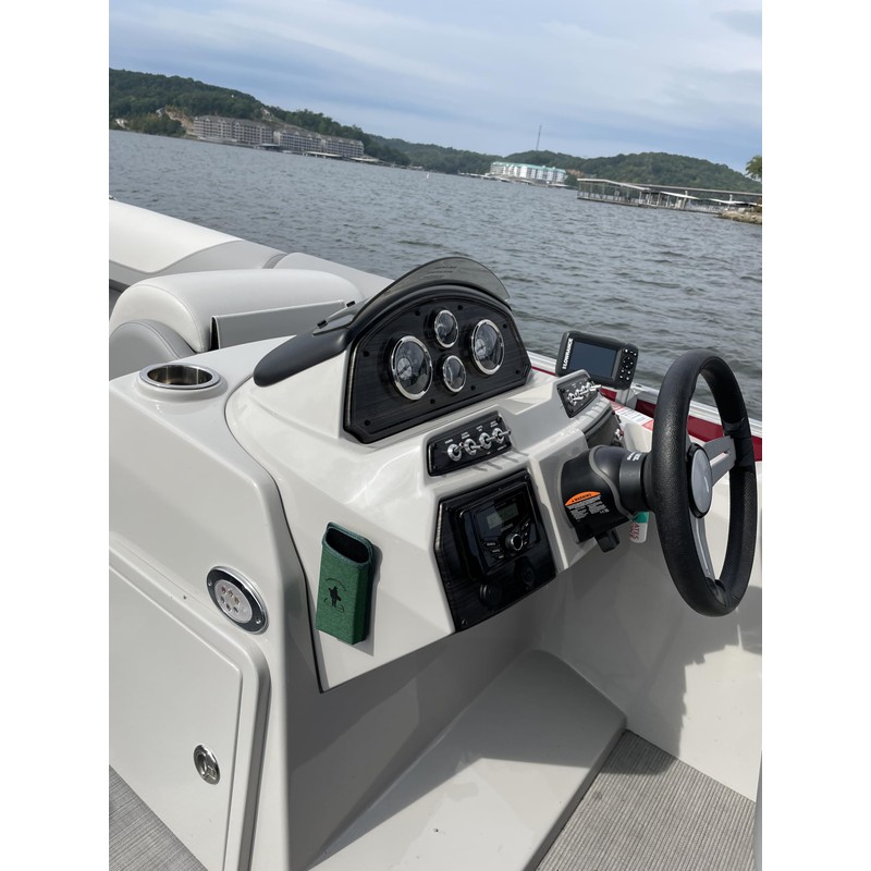 Durable Lightweight Magnetic Backed Sunglass Case (Green)