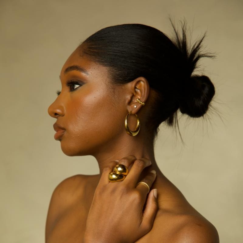 Rumi Gold Hoop Earrings - Size: Medium