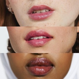 Clinique Bálsamo labial Almost Lipstick con color en los tonos Black Honey,Pink Honey, y Nude Honey