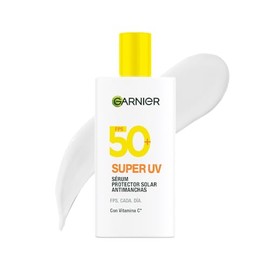 Garnier Super UV Protector Solar Facial Antimanchas, Fluido Invisible con Vitamina C y FPS50+. Sin Oleosidad ni Trazos Blancos. Textura Cómoda y Liger