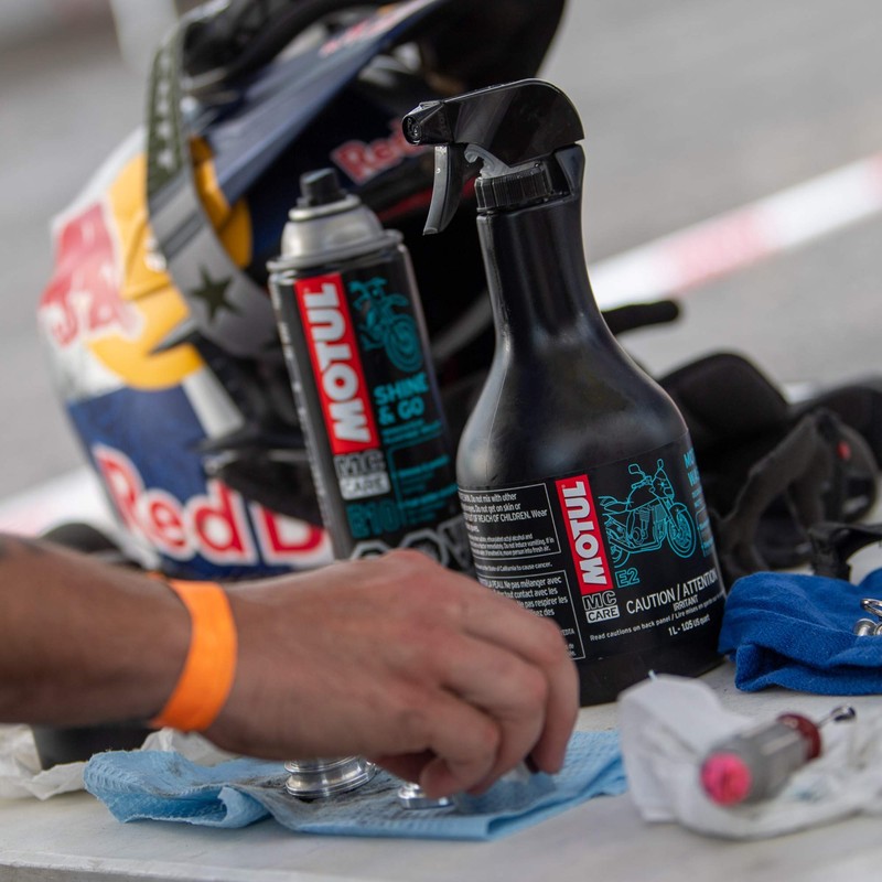 Motul 104881 MC Care E2 Moto Wash Powersports Degreaser and