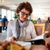 ALWAYSUV 4 Stück Schwarz Federn-Scharnier Lesebrille Klassische Lesehilfen Sehhilfen Brille