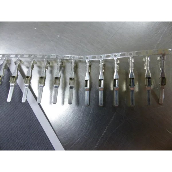 YAZAKI 7114-4020 Qty of 1200 per Lot YAZAKI 7114-4020
