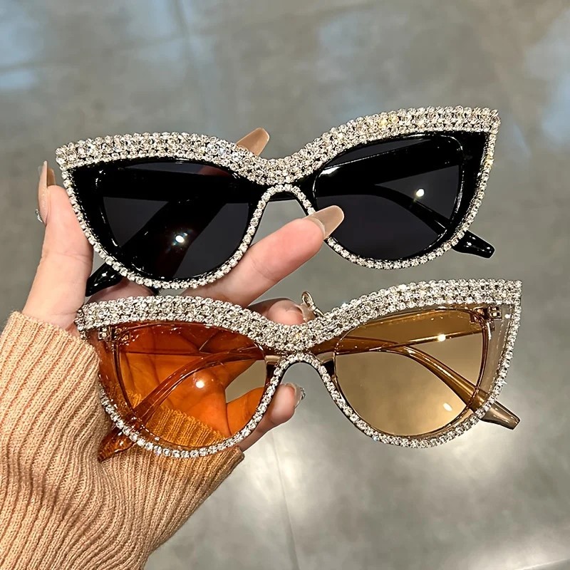 Fashionable Cat Eye Glasses for Women Adorned with Rhinestones, Featuring