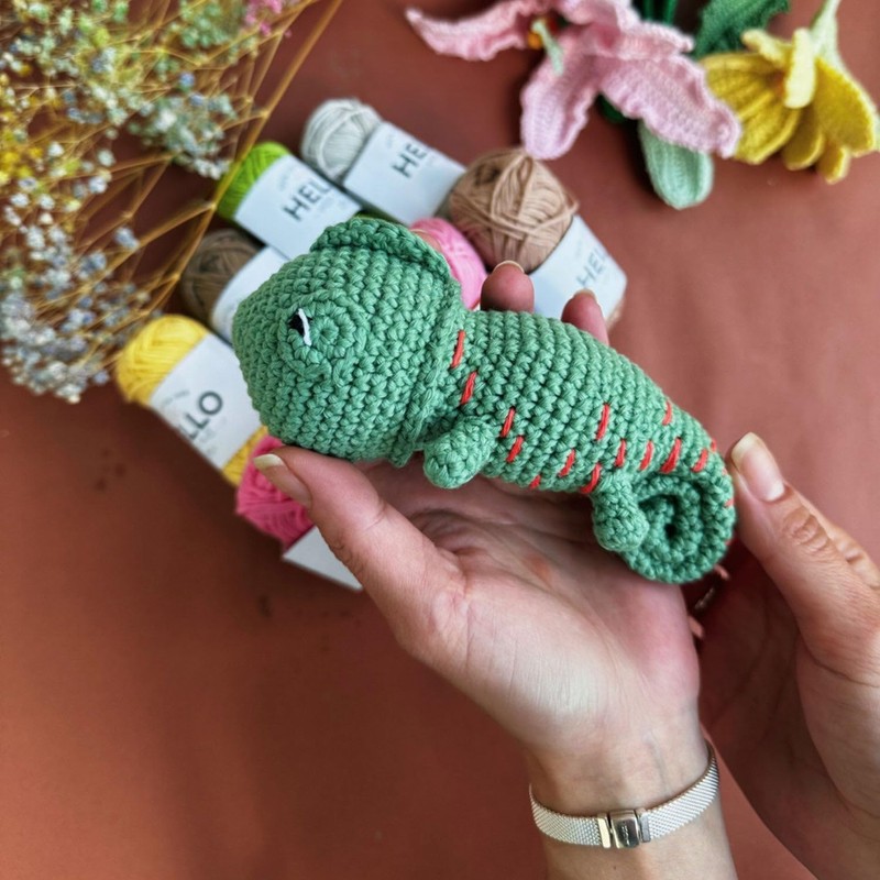 KNITTY CRITTERS Hello Crafts - Pouch Pals - Karen Chameleon
