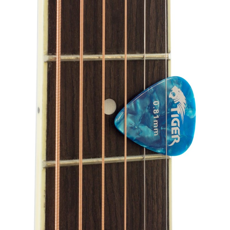 Guitar Picks with Storage Tin - 12 Medium Guitar Plectrums