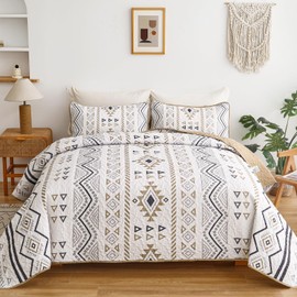 Drucon Khaki Boho Aztec Quilt Set Queen Size 3 Pieces Ultra Soft Lightweight Quilt Beddding Set, Microfiber Bohemian Bedspread Coverlet Set with 2 Pillowcases for All Season (Queen, 90"x96")
