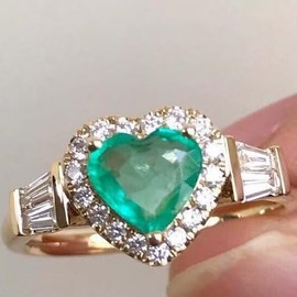 Green Zircon Heart Ring, AAAA Grade Zircon Love Ring, Fashionable Heart-Shaped Diamond-Like Wedding Engagement Ring for Women Size 8
