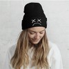 Gorro de punto para hombres y mujeres con cara triste