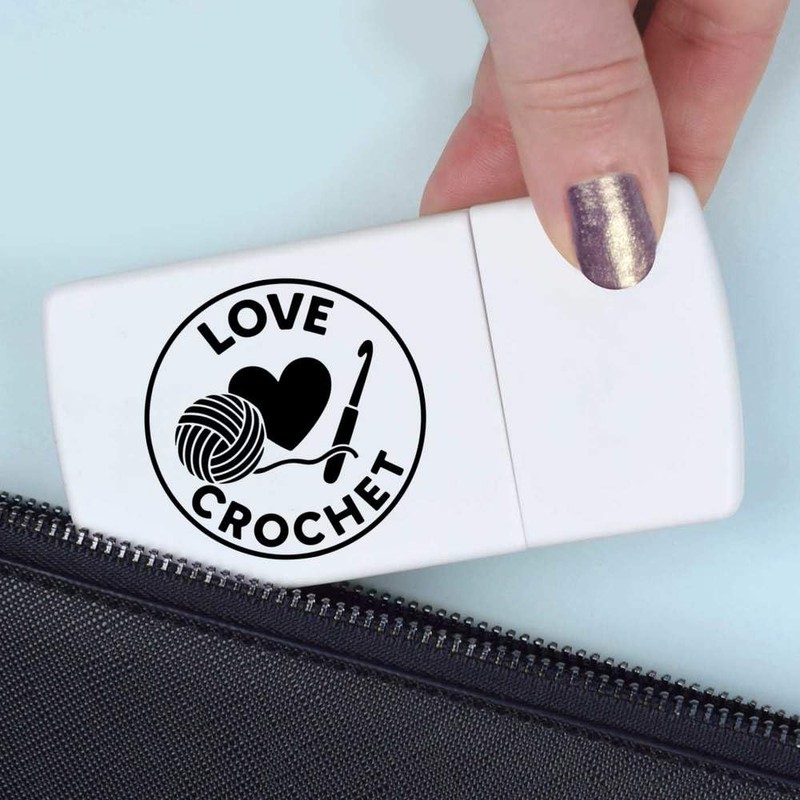 'Love Crochet' Pill Box with Tablet Splitter (PI00035047)
