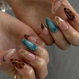 24Pcs Almond Press on Nails Medium Fake Nails Retro Leopard Print Designs French Tip Glue on Nails Gold 3D Irregular Lines Pearl Brown Blue Acrylic Nails Press ons False Nails for Women